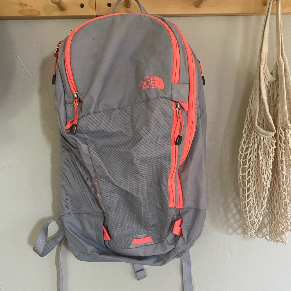 The North Face Pinyon daypack. Grey and Pink.